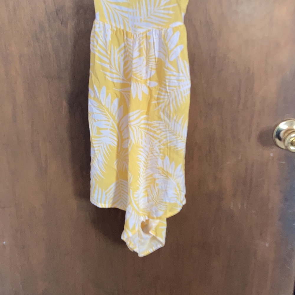 Relisted Rue21 tropical leaf print lightweight romper cutout in back M jrs - Picture 11 of 15